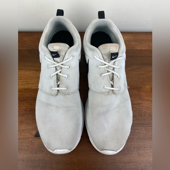 Nike Women’s Roshe One Running Shoes Size 12 White Black Oreo Mesh 844994-101. - Picture 10 of 13